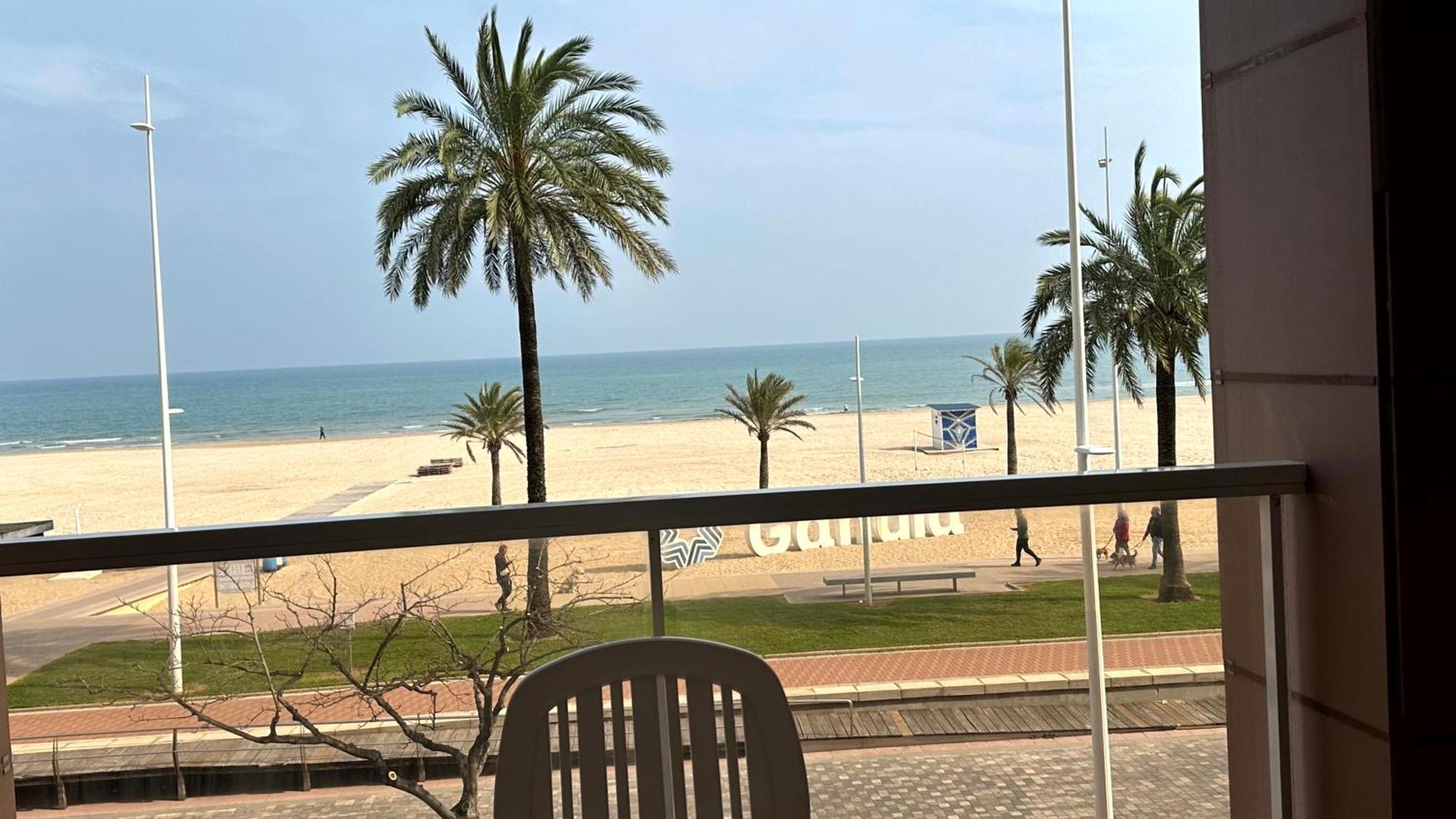 CAPRI GANDIA PRIMERA LÍNEA - Alquiler solo familias Playa de Gandia Exterior foto