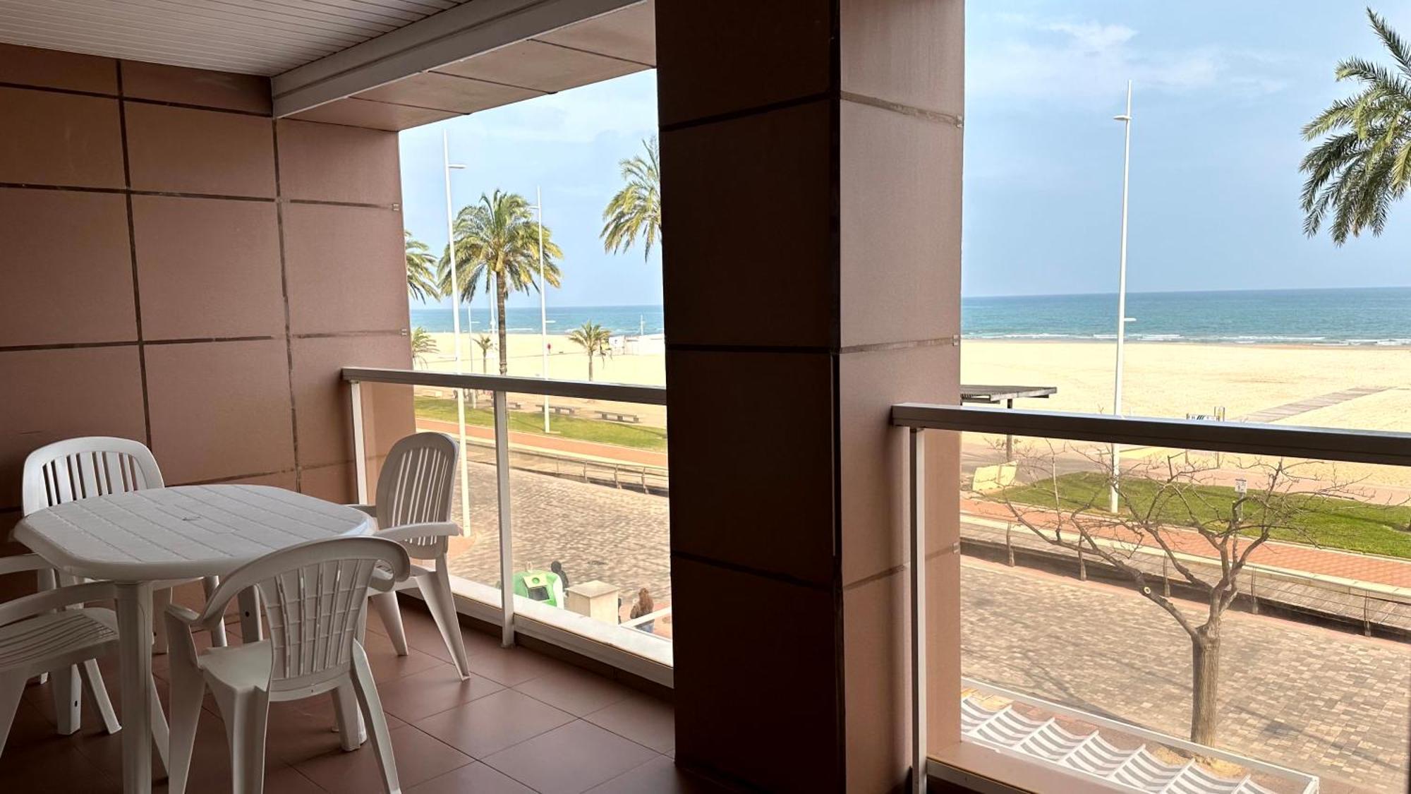 CAPRI GANDIA PRIMERA LÍNEA - Alquiler solo familias Playa de Gandia Exterior foto
